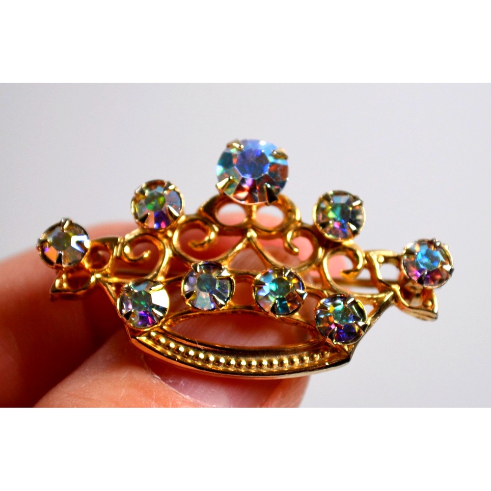 Vintage Gold Tone Brooch Pin‎ Crown with Aurora Borealis Rhinestones 1.5"